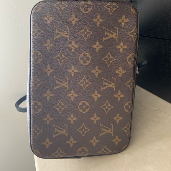 Louis Vuitton Neonoe - Picture 5 of 10